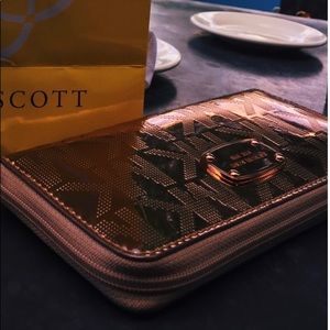 Micheal Kors Rose Gold Metallic Wallet